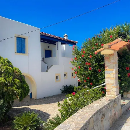Parrot Holiday home Fratsia