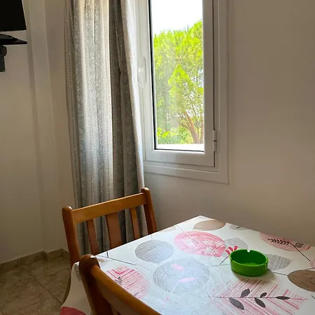 Holiday home Parrot Fratsia