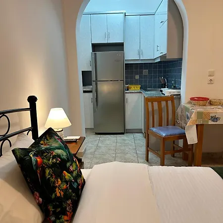 Holiday home Parrot Fratsia